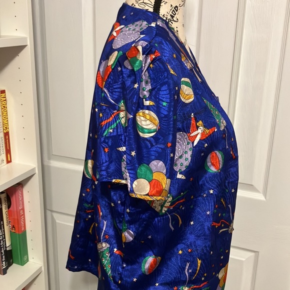 Vintage bunny and balloon motif wrap front blouse with pleating (M) - Picture 4 of 6